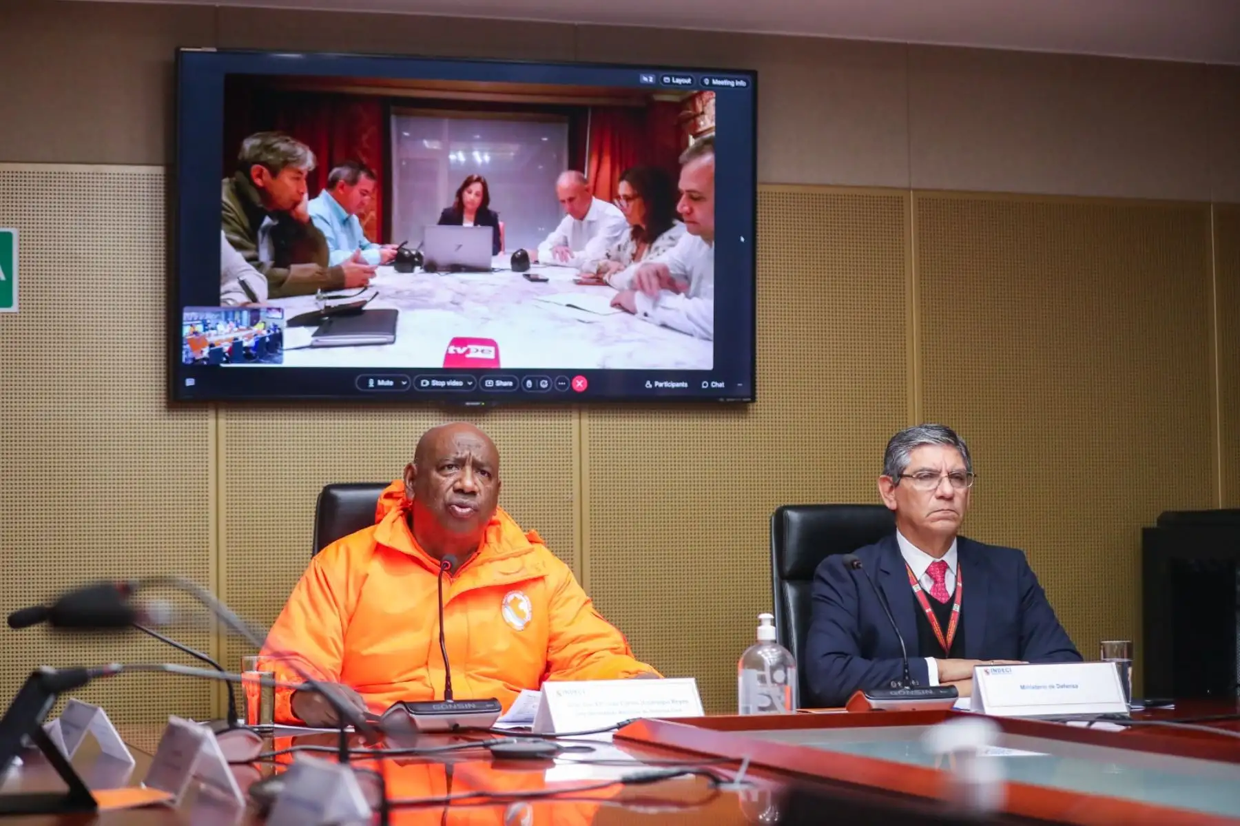 Presidenta de la república, lidera la reunión virtual con los miembros del gabinete y autoridades encargadas de la respuesta inmediata ante la emergencia ocurrida en Caravelí, Arequipa, debido al sismo de esta madrugada. Foto: ANDINA/ Prensa Presidencia