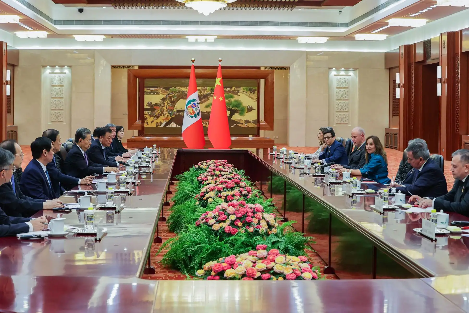 La jefa de Estado se reunió con el presidente del Comité Permanente de la Asamblea Popular Nacional, Zhao Leji. Foto: ANDINA/Prensa Presidencia