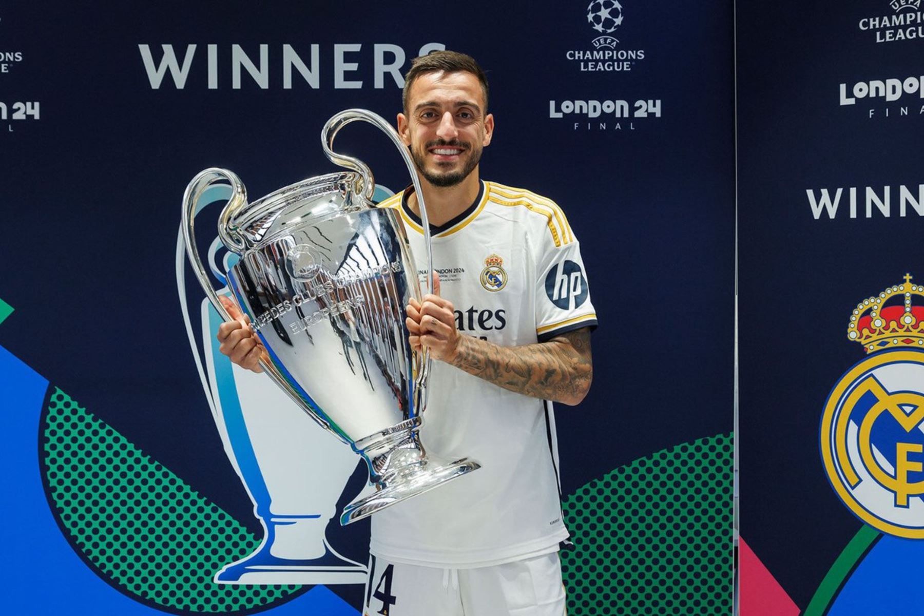 Joselu campeón de la UEFA Champions League con el Real Madrid.