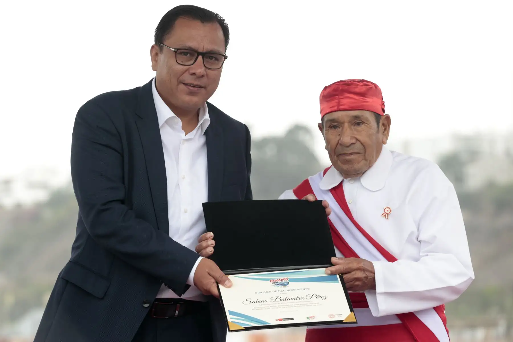 En el marco del Día del Pescador, el ministro de la Producción, Sergio González, participa en la ceremonia de celebración del día del Pescador Artesanal del año 2024” que se realiza en las instalaciones del DPA Chorrillos. Foto: ANDINA/Vidal Tarqui
