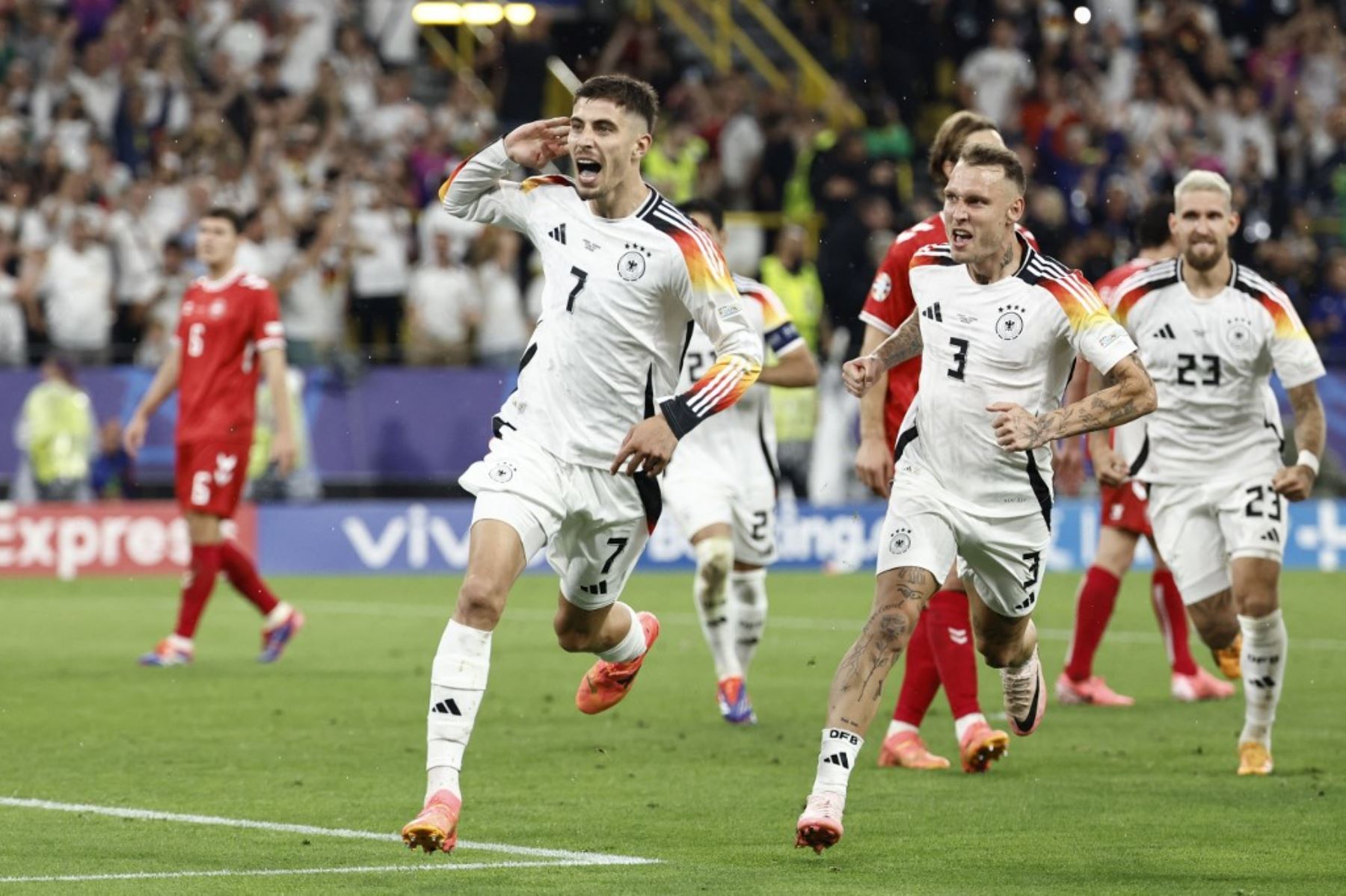 Kai Havertz celebra su gol de penal ante Dinamarca por los octavos de final de la Eurocopa 2024