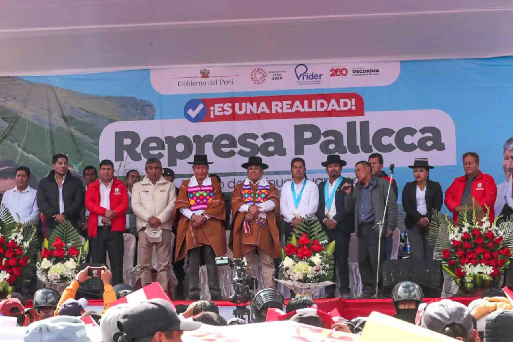 El presidente del Consejo de Ministros, Gustavo Adrianzén, participa en la inauguración del proyecto de construcción de la Represa Pallca. Foto: PCM