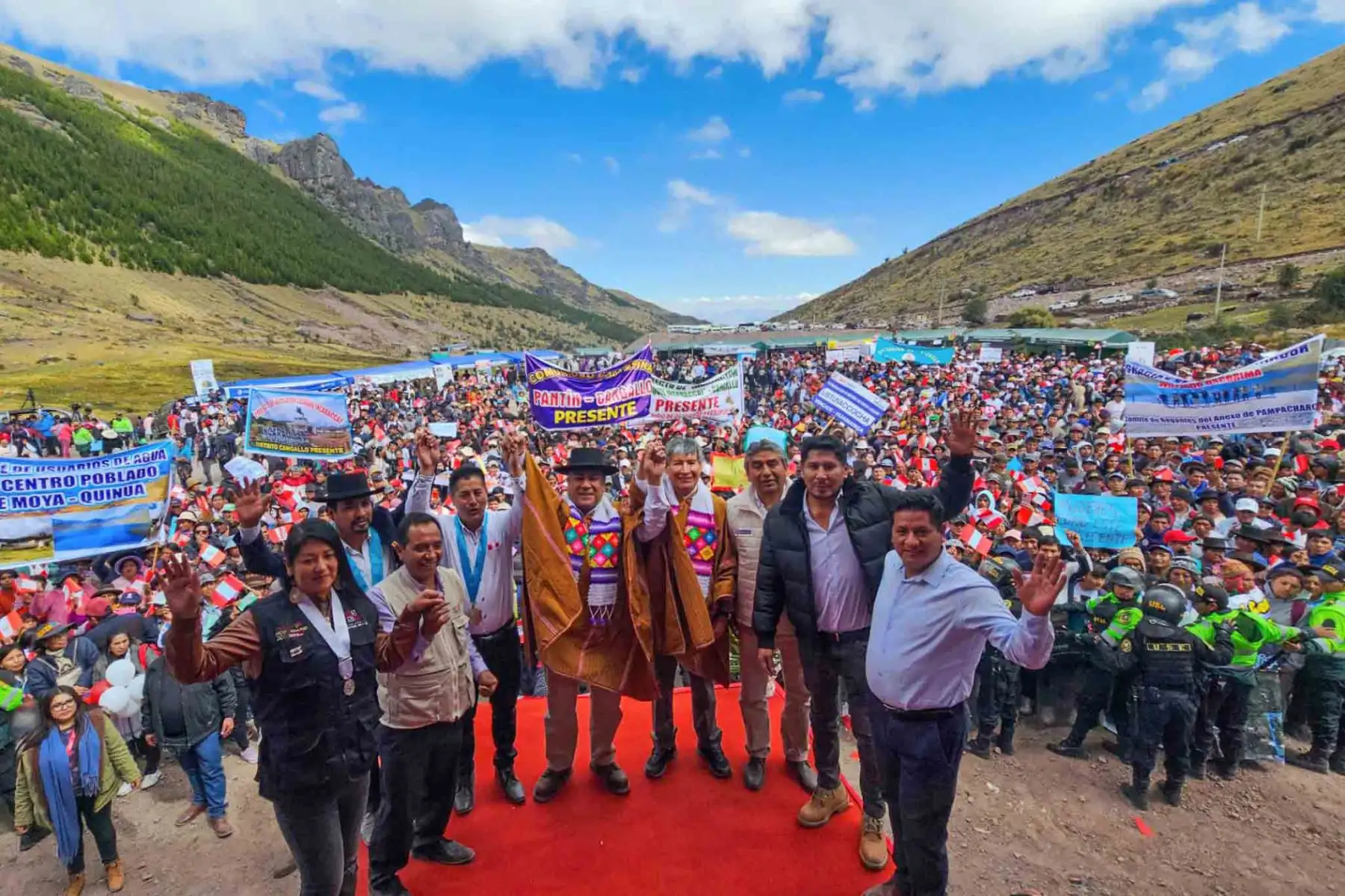 El presidente del Consejo de Ministros, Gustavo Adrianzén, participa en la inauguración del proyecto de construcción de la Represa Pallca. Foto: PCM