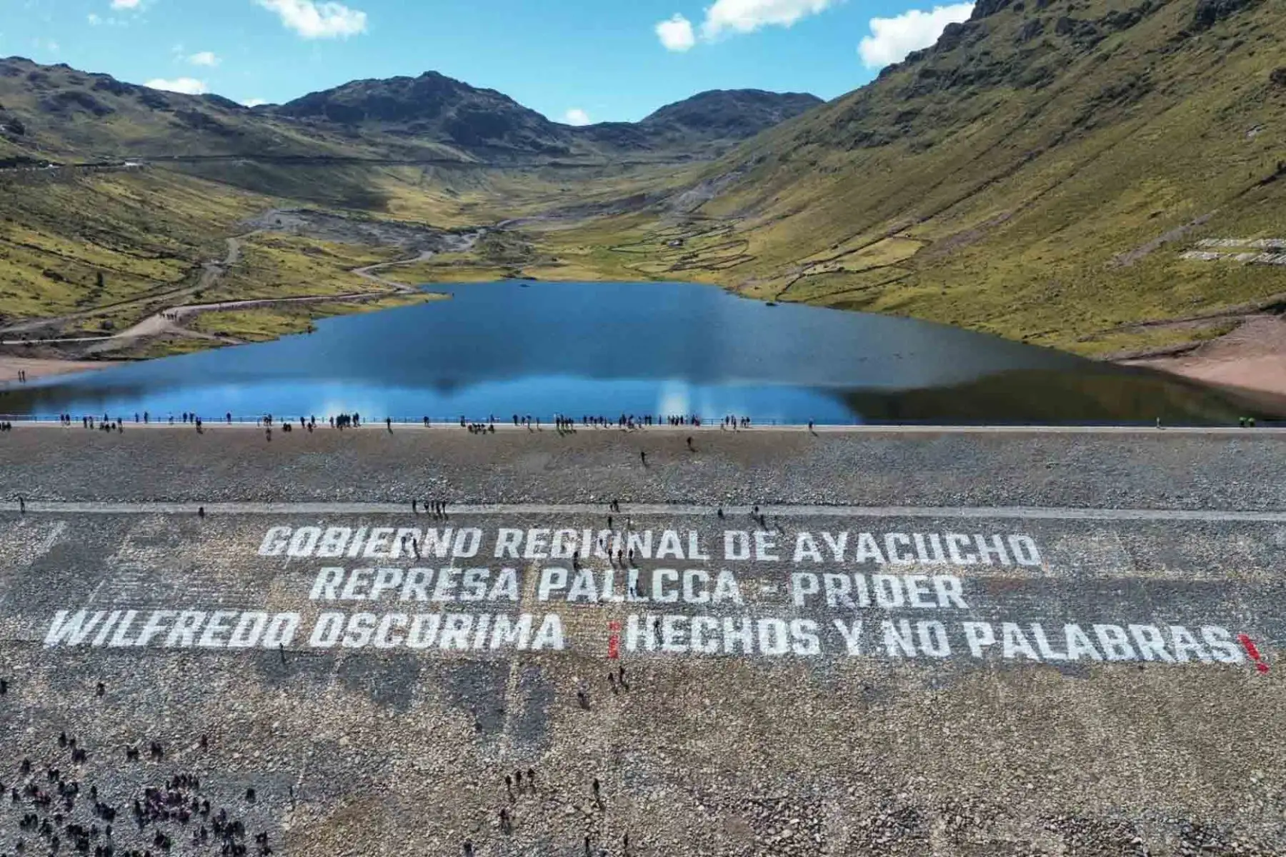 El presidente del Consejo de Ministros, Gustavo Adrianzén, participa en la inauguración del proyecto de construcción de la Represa Pallca. Foto: PCM