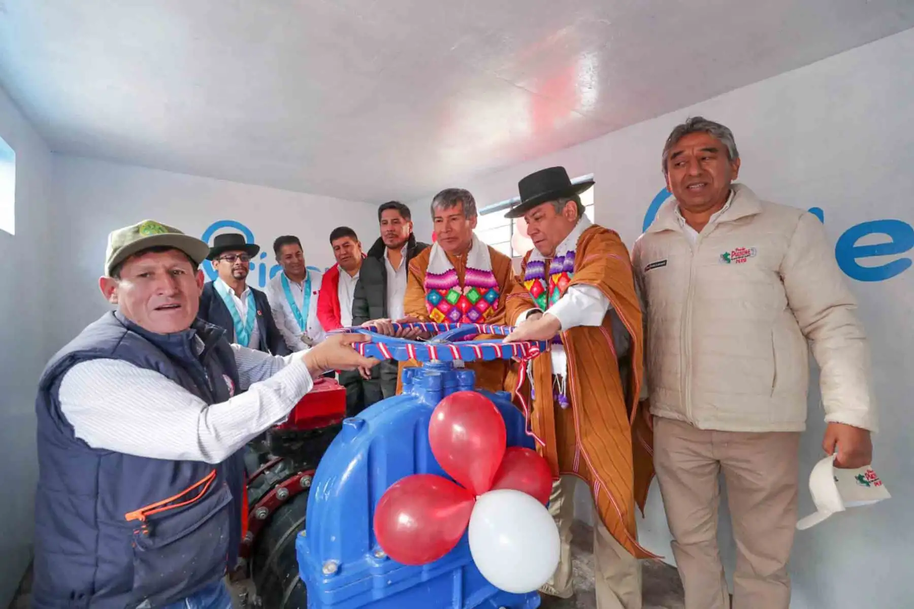 El presidente del Consejo de Ministros, Gustavo Adrianzén, participa en la inauguración del proyecto de construcción de la Represa Pallca. Foto: PCM