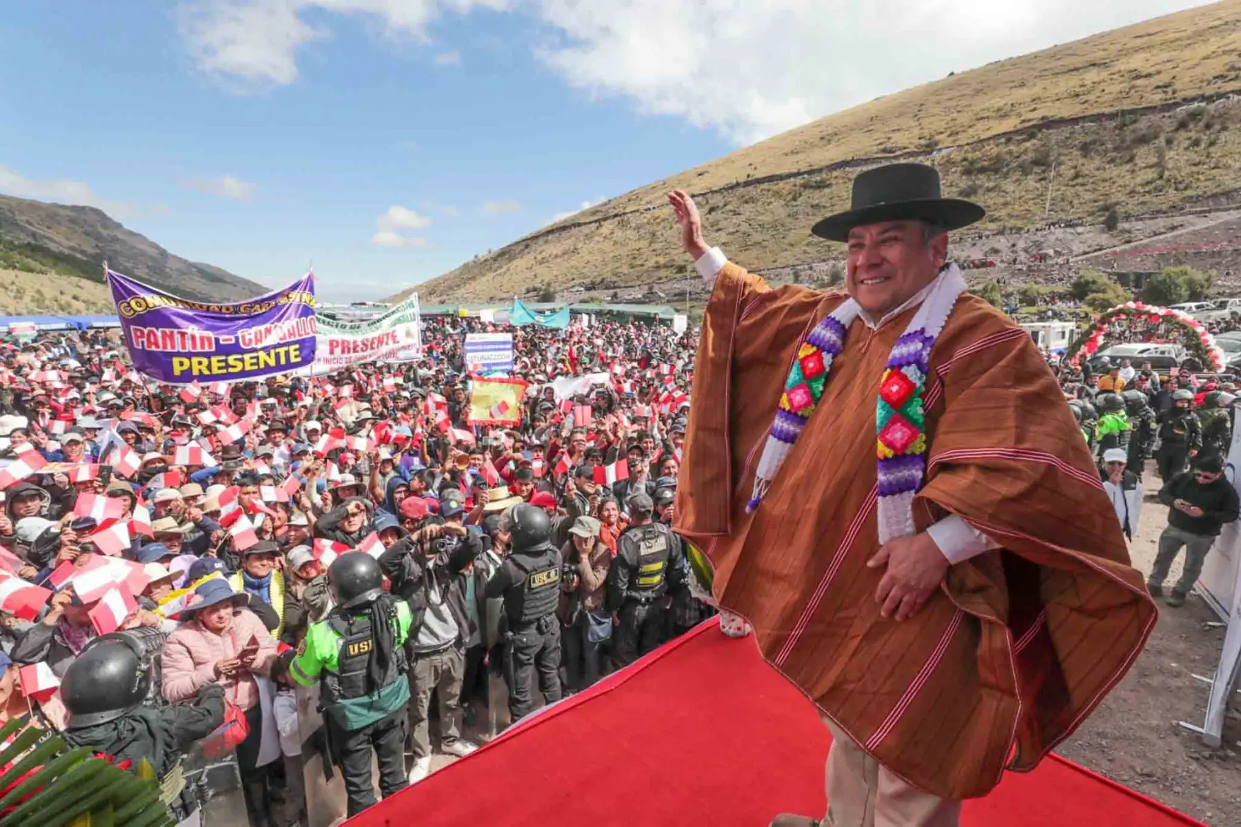 El presidente del Consejo de Ministros, Gustavo Adrianzén, participa en la inauguración del proyecto de construcción de la Represa Pallca. Foto: PCM