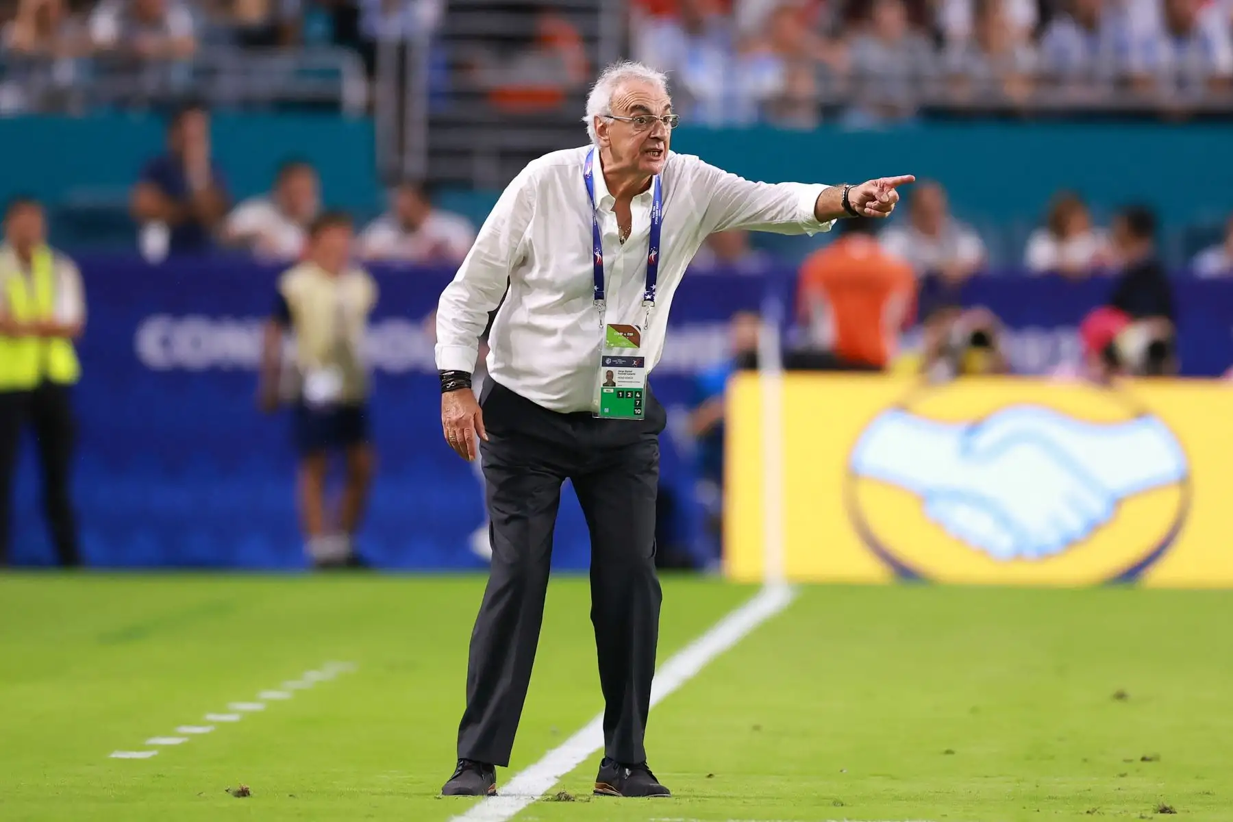 Jorge Fossati y Juan Reynoso fueron entrenadores de la Selección Peruana de Fútbol durante las Eliminatorias al Mundial 2026, y este domingo 14 de setiembre de 2025 por la tarde se enfrentarán en un partido de la Liga 1 que se jugará en el Estadio Monumental de la UNSA en Arequipa, dirigiendo a sus respectivos equipos, Fossati a Universitario y Reynoso al Melgar.
Foto: AFP