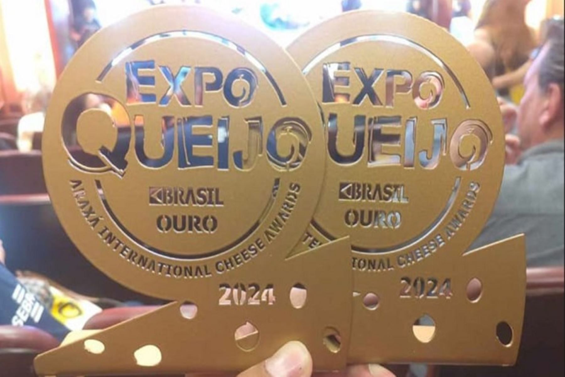 La marca SamanLac de la región Puno obtuvo la medalla de oro con su queso Tilsi, mientras la marca Lácteos Conga de la región Cajamarca obtuvo medalla de plata con su queso andino “Chota” con finas hierbas.