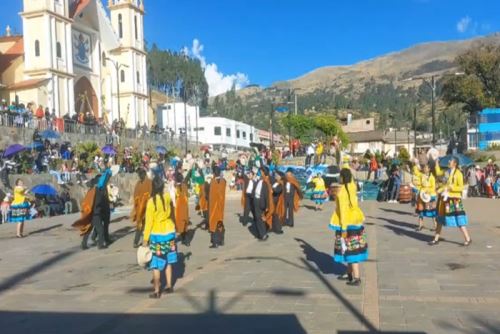 Las actividades del último día, 30 de junio, comenzaron con la celebración de la misa en la iglesia San Pedro de Uripa y luego se llevó a cabo la procesión de las imágenes de San Pedro y San Pablo alrededor de la plaza de Armas.