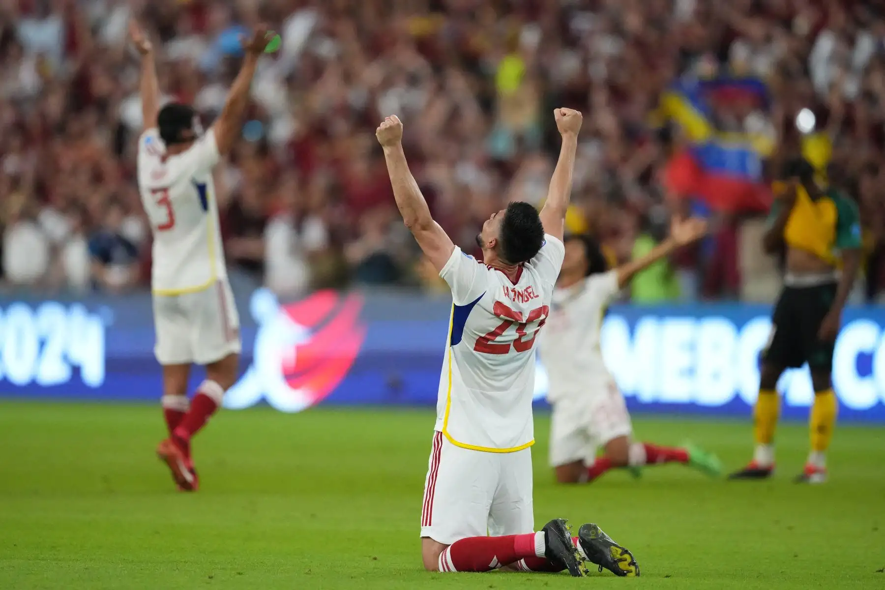 Wilker Angel de Venezuela celebra tras derrotar a Jamaica 3-0 durante el partido del Grupo B de la CONMEBOL Copa América 2024 entre Jamaica y Venezuela.
Foto: AFP