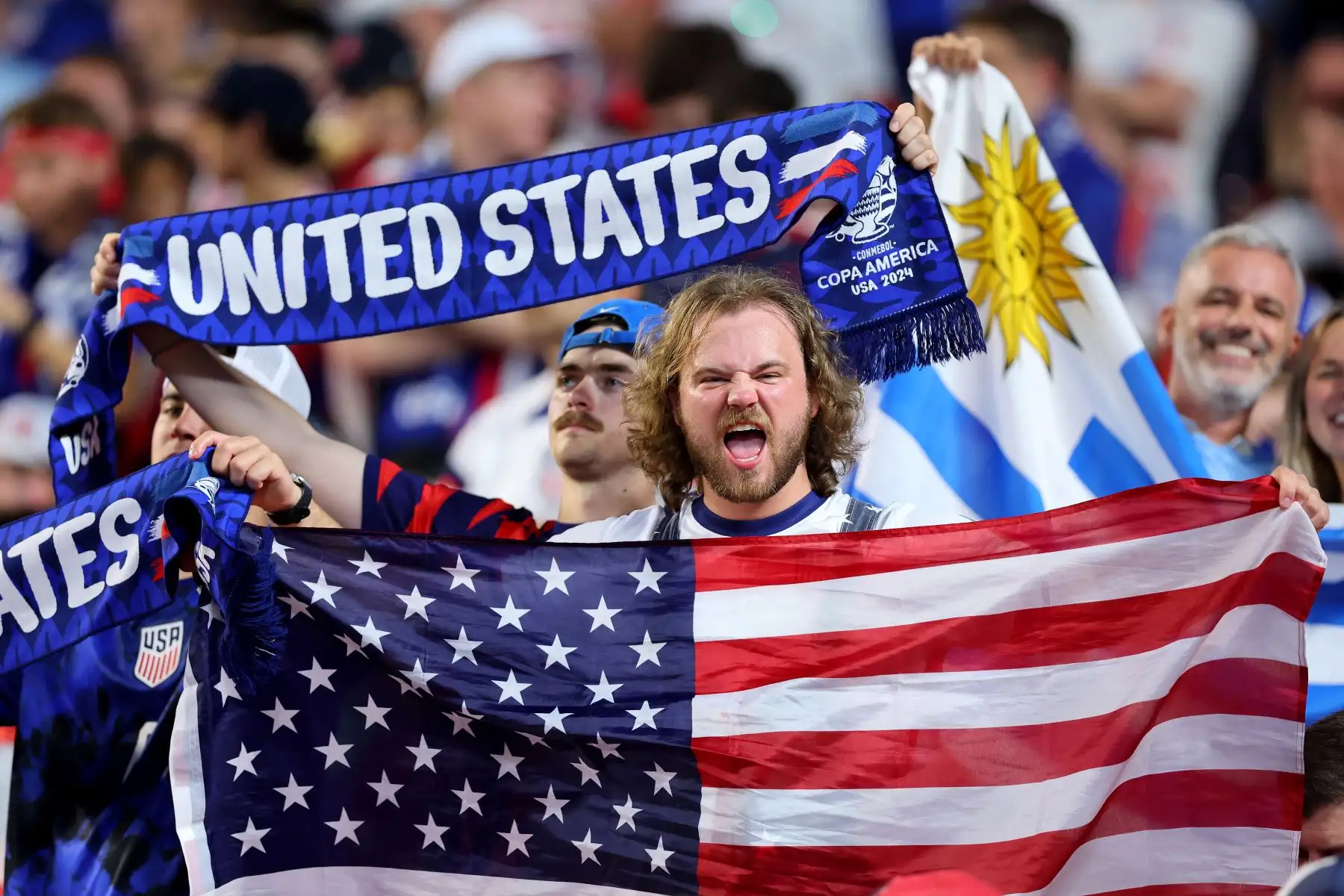 Los aficionados de Estados Unidos animan a su equipo durante el partido del Grupo C de la CONMEBOL Copa América 2024 entre Estados Unidos y Uruguay. Foto: AFp
