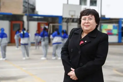 Elva Milagros Muñoz Tuesta es educadora de profesión y actualmente se desempeña como directora de la I.E. Rosa Dominga Pérez Liendo de La Victoria. Anteriormente también fue directora de Ugel. Es gerente público de Servir, especializada en planificación educativa, y además se encuentra en la sexta escala de la Carrera Pública Magisterial. Fotos: ANDINA/Daniel Bracamonte