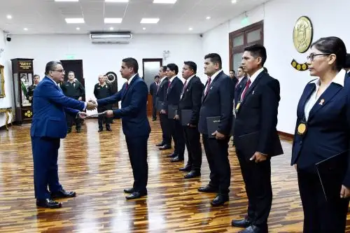 Juan José Santivañez, ministro del Interior, entrega reconocimiento a la Diviac. ANDINA/Difusión
