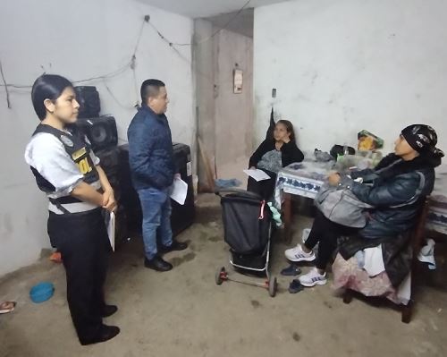 Un policía de tránsito y la encargada del depósito municipal de la comuna de Trujillo fueron detenidos por un presunto cobro de coima a taxista que no contaba con licencia de conducir. ANDINA/Difusión