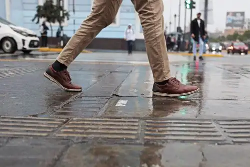 La precipitación pluvial se inició alrededor de la una de la madrugada y se expresó de forma intensa en la parte este de la ciudad, como Villa El Salvador, que estuvo reportando llovizna hasta las 8 de la mañana. ANDINA/Difusión