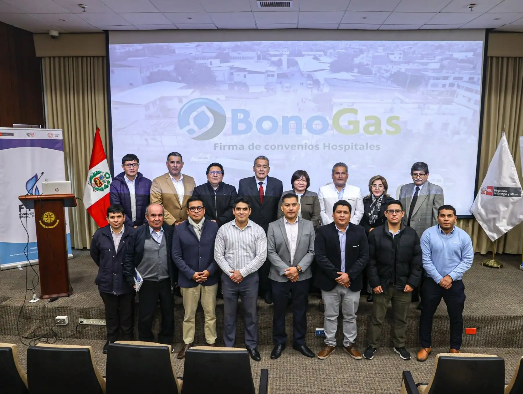 Minem resaltó la firma de convenio que permitirá que tres hospitales de Ica accedan de manera gratuita al servicio de gas natural. Foto: ANDINA/difusión.