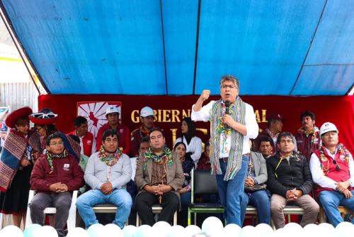 Gobernador de Cusco invita a empresas a hacer un shock de inversiones en la región