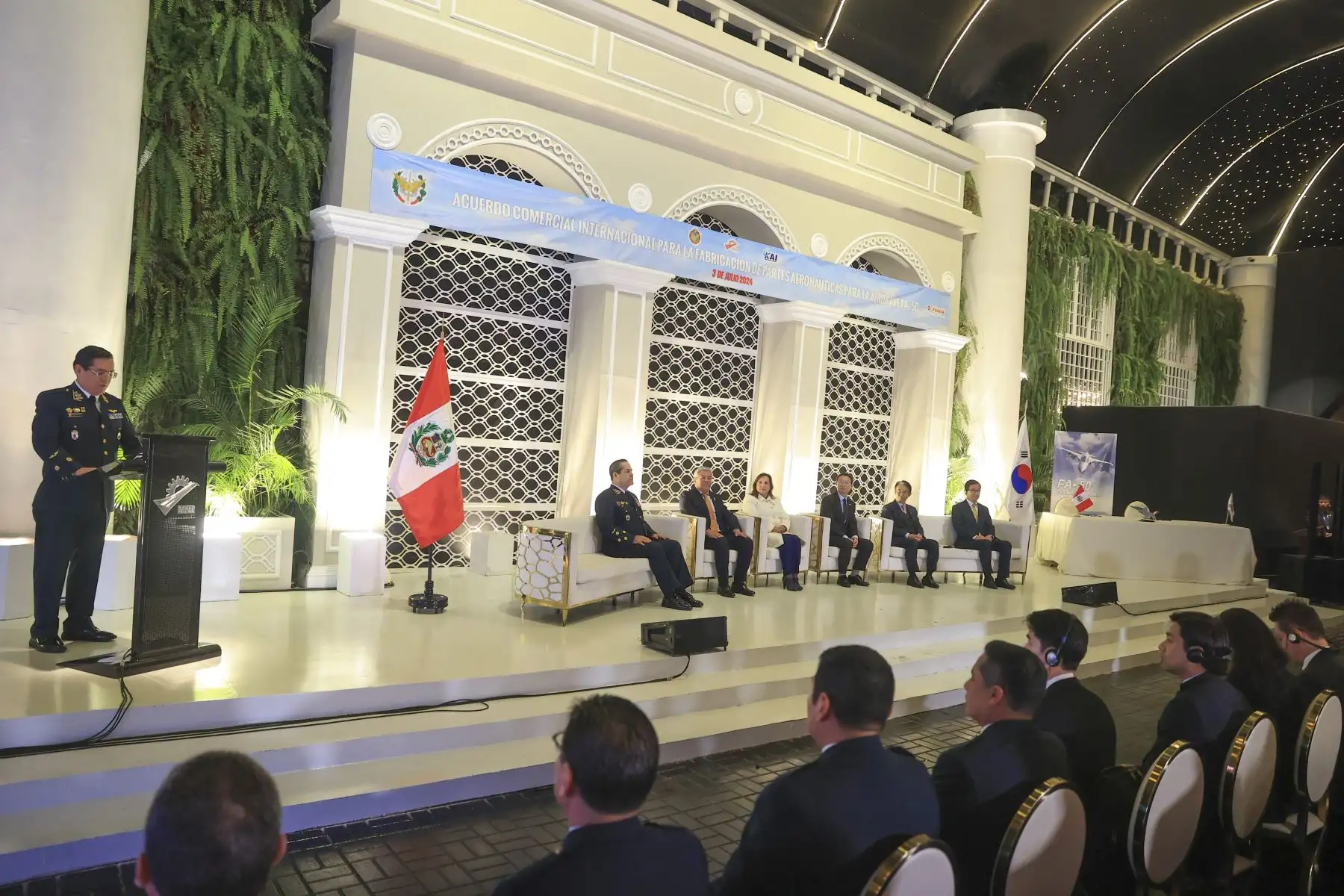 Firma del acuerdo comercial entre el Seman Perú SAC y Korea Aerospace Industries. Foto: ANDINA/ Prensa Presidencia