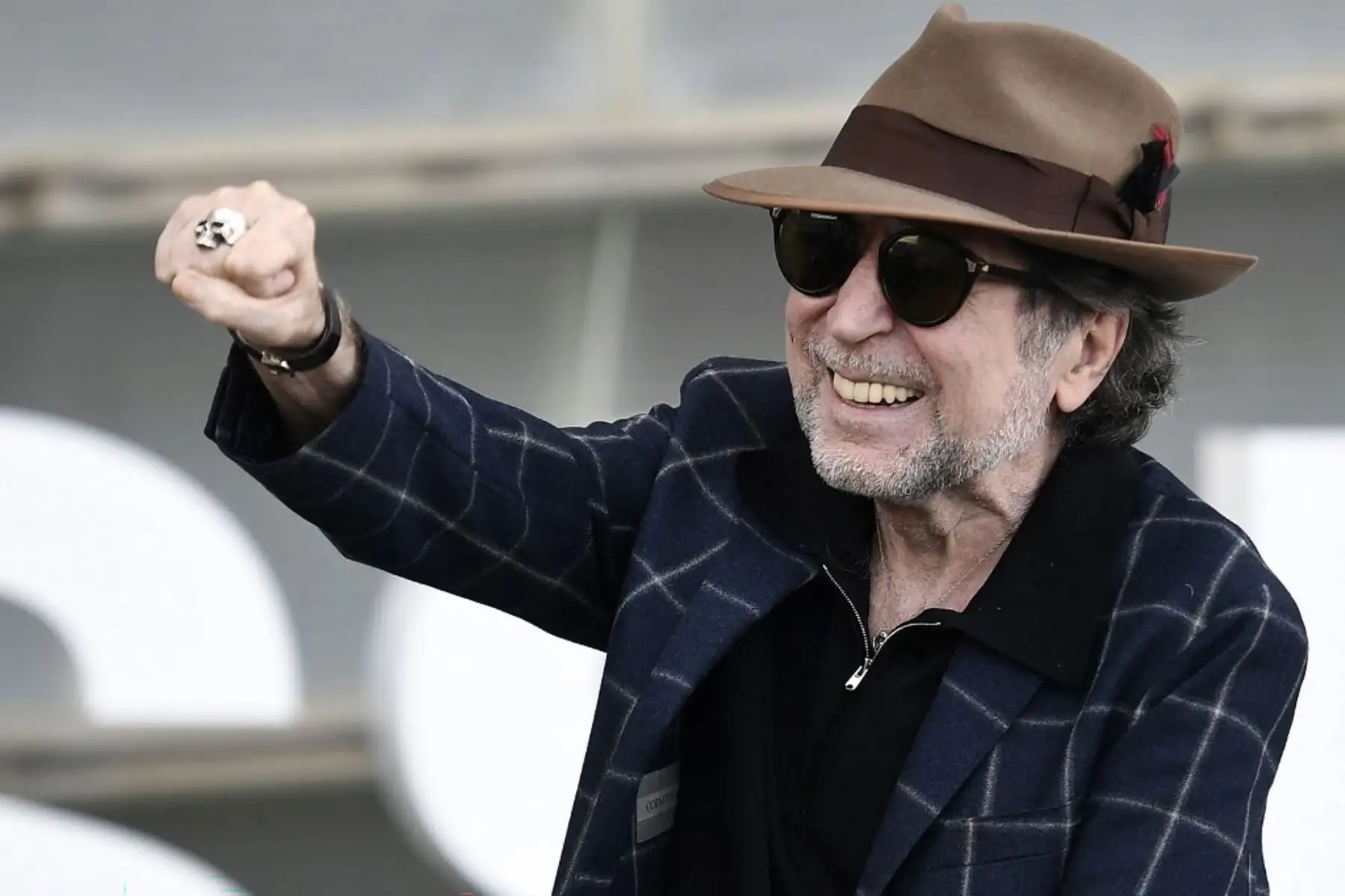 El cantante español Joaquín Sabina posa durante la fotocelda de la película 