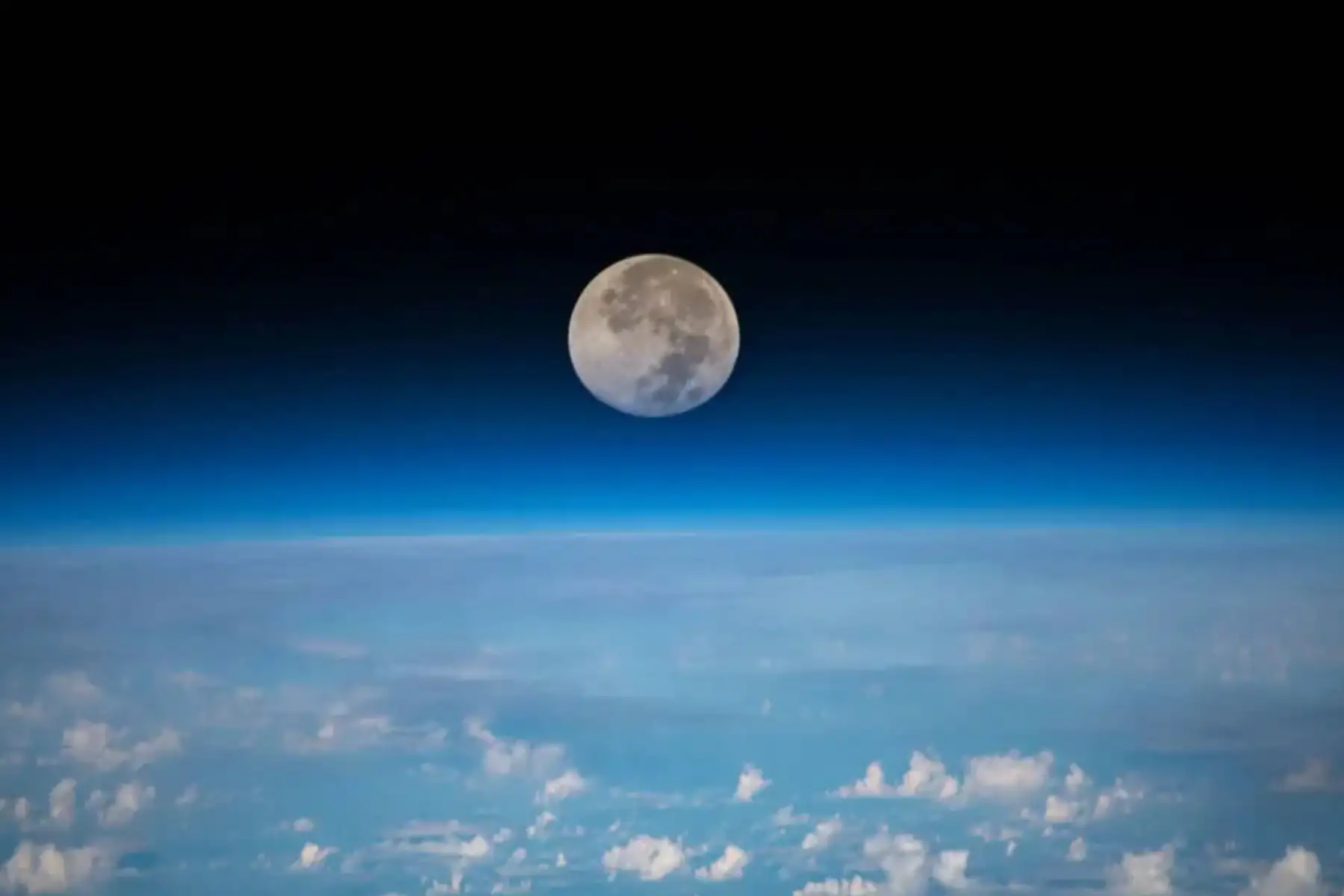Conoce los nuevos avances científicos que buscan disminuir las dificultades de la exploración de la Luna y Marte.