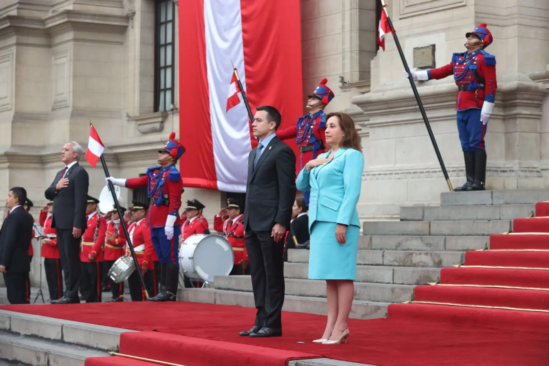 El presidente de Ecuador, Daniel Noboa, llegó a Palacio de Gobierno para participar del Encuentro Presidencial y XV Gabinete Binacional Perú – Ecuador. Foto: ANDINA/Juan Carlos Guzmán