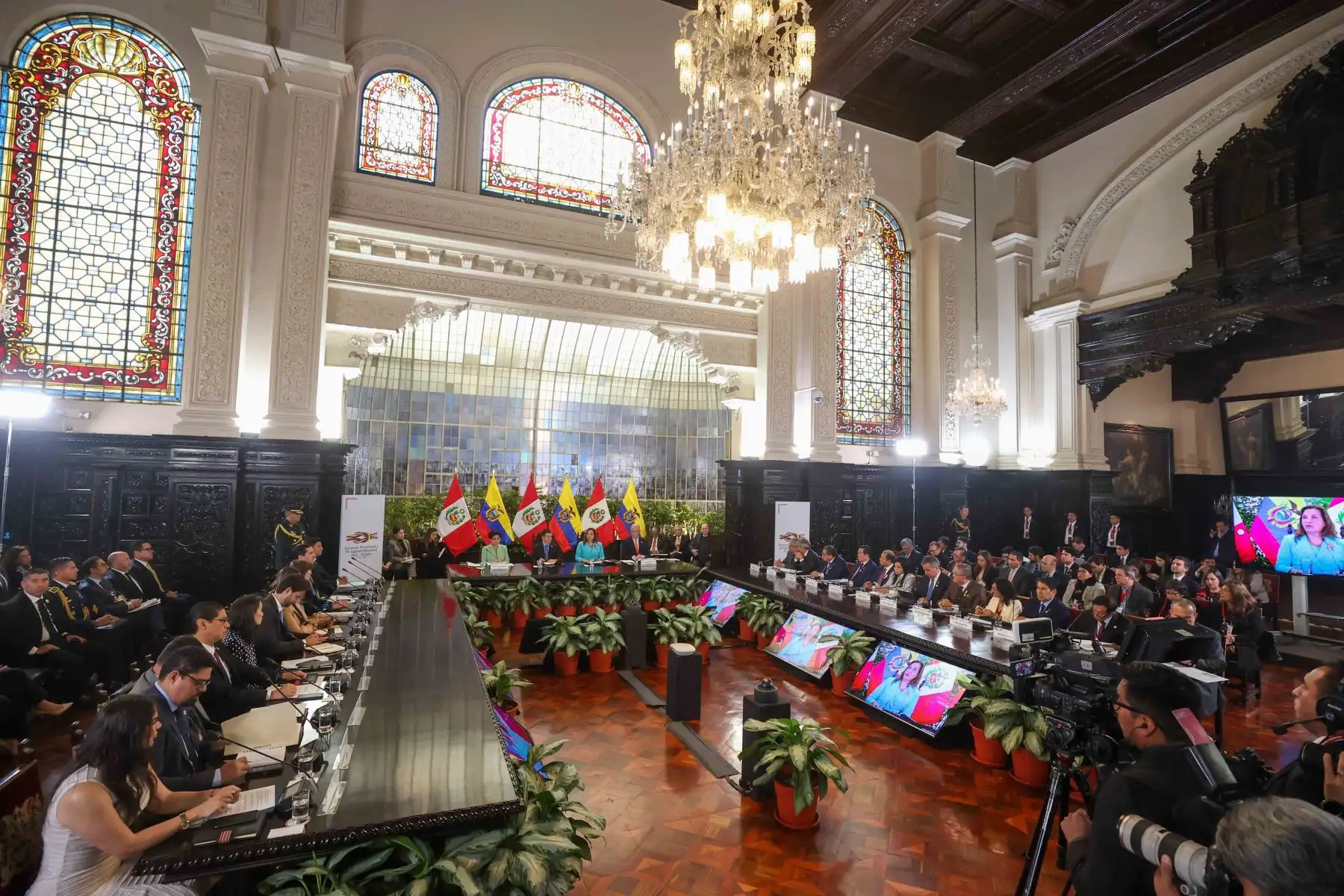 La Presidenta del Perú, Dina Boluarte y homólogo ecuatoriano, Daniel Noboa, inauguraron el Encuentro Presidencial y XV Gabinete Binacional Perú - Ecuador en Palacio de Gobierno.

Foto:ANDINA/Juan Carlgos Guzmán Negrini
