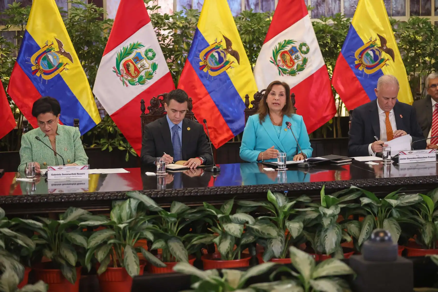 La Presidenta del Perú, Dina Boluarte y homólogo ecuatoriano, Daniel Noboa, inauguraron el Encuentro Presidencial y XV Gabinete Binacional Perú - Ecuador en Palacio de Gobierno.

Foto:ANDINA/Juan Carlgos Guzmán Negrini