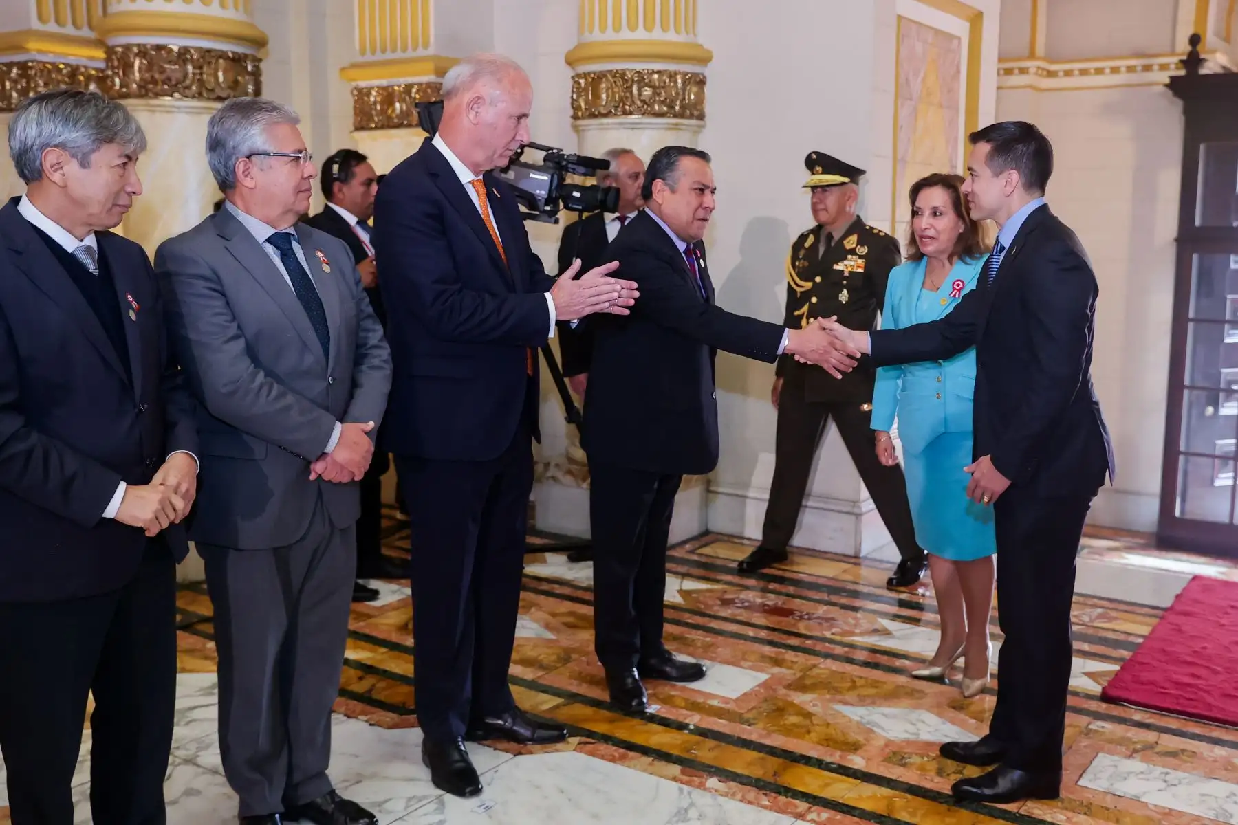 La presidenta de la república, Dina Boluarte, recibe al mandatario de Ecuador, Daniel Noboa, en Palacio de Gobierno. Foto: ANDINA/ Prensa Presidencia