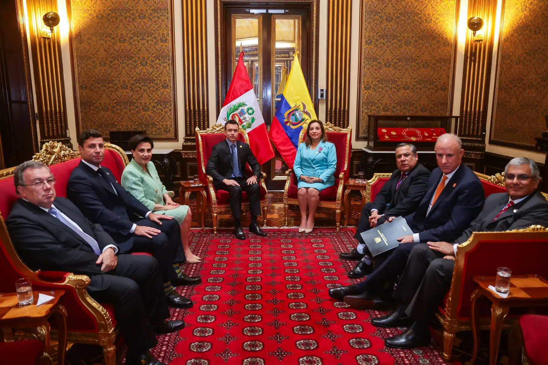 La presidenta de la república, Dina Boluarte, recibe al mandatario de Ecuador, Daniel Noboa, en Palacio de Gobierno. Foto: ANDINA/ Prensa Presidencia