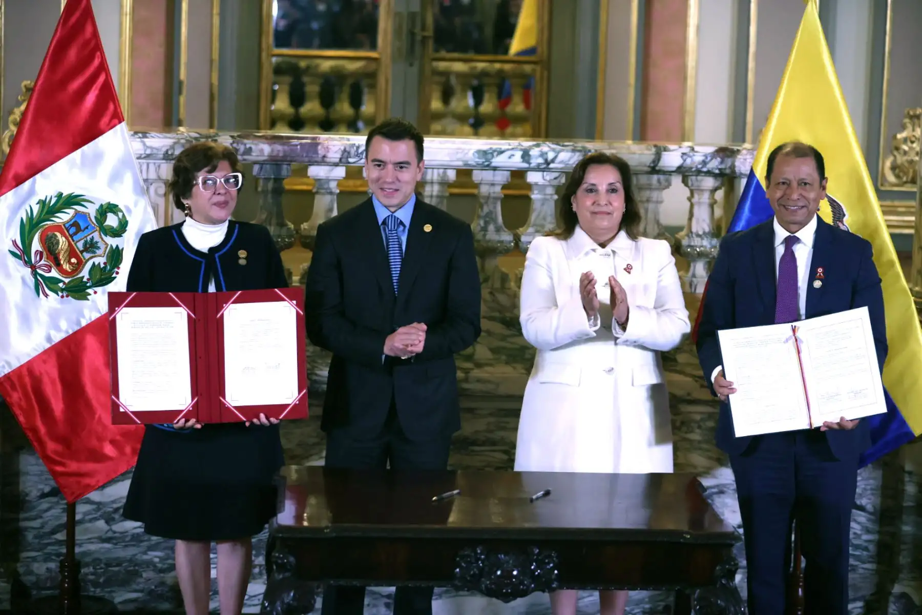 La presidenta Dina Boluarte dijo hoy que durante el XV Gabinete Ministerial Perú –Ecuador hubo un diálogo productivo y orientado a resultados concretos, a fin de priorizar el desarrollo y el bienestar de las poblaciones de ambos países y alcanzar nuevos niveles de colaboración e integración. 
Foto: ANDINA/Juan Carlos Guzmán