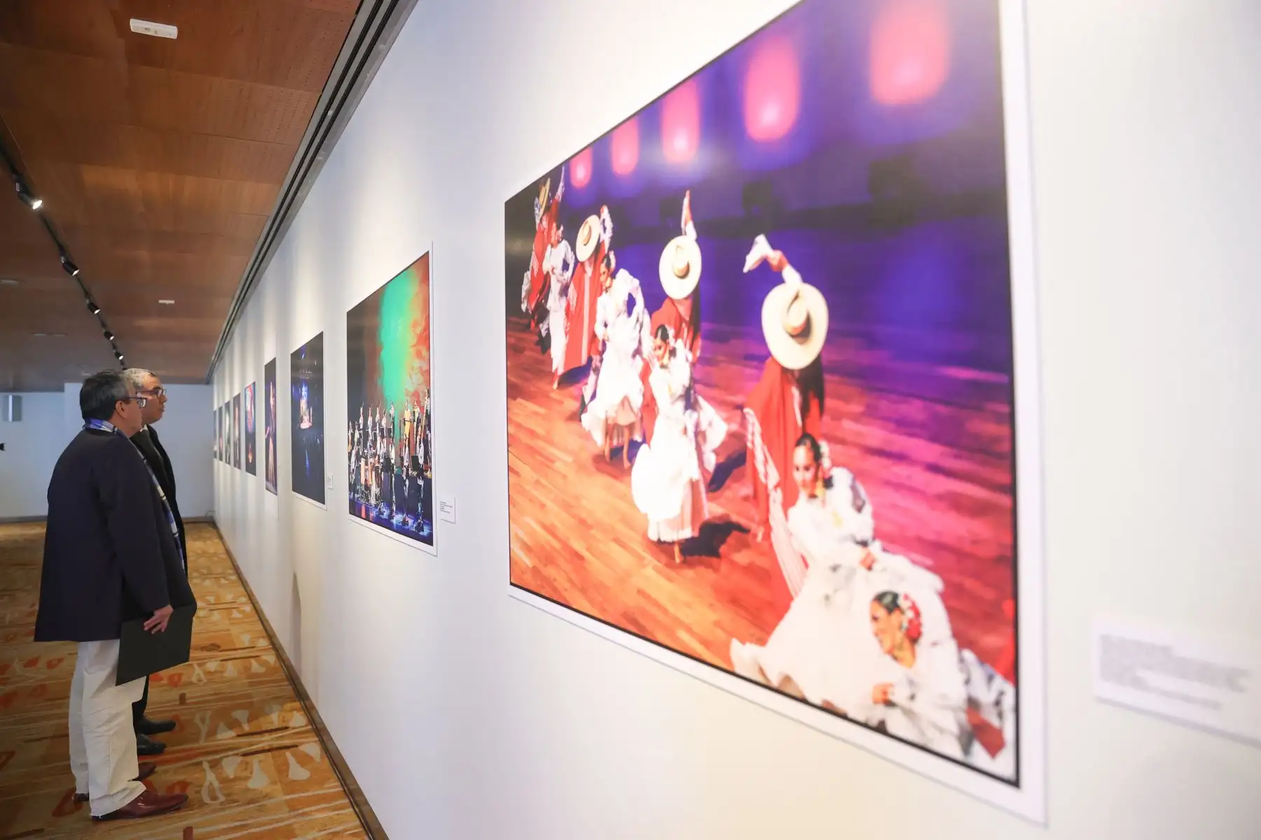 Muestra fotográfica "El Gran Teatro Nacional en los ojos de El Peruano" se inaugura en el marco de celebraciones por el 12 aniversario del Gran Teatro Nacional y Bicentenario del Diario El Peruano . Foto: ANDINA/Melina Mejía