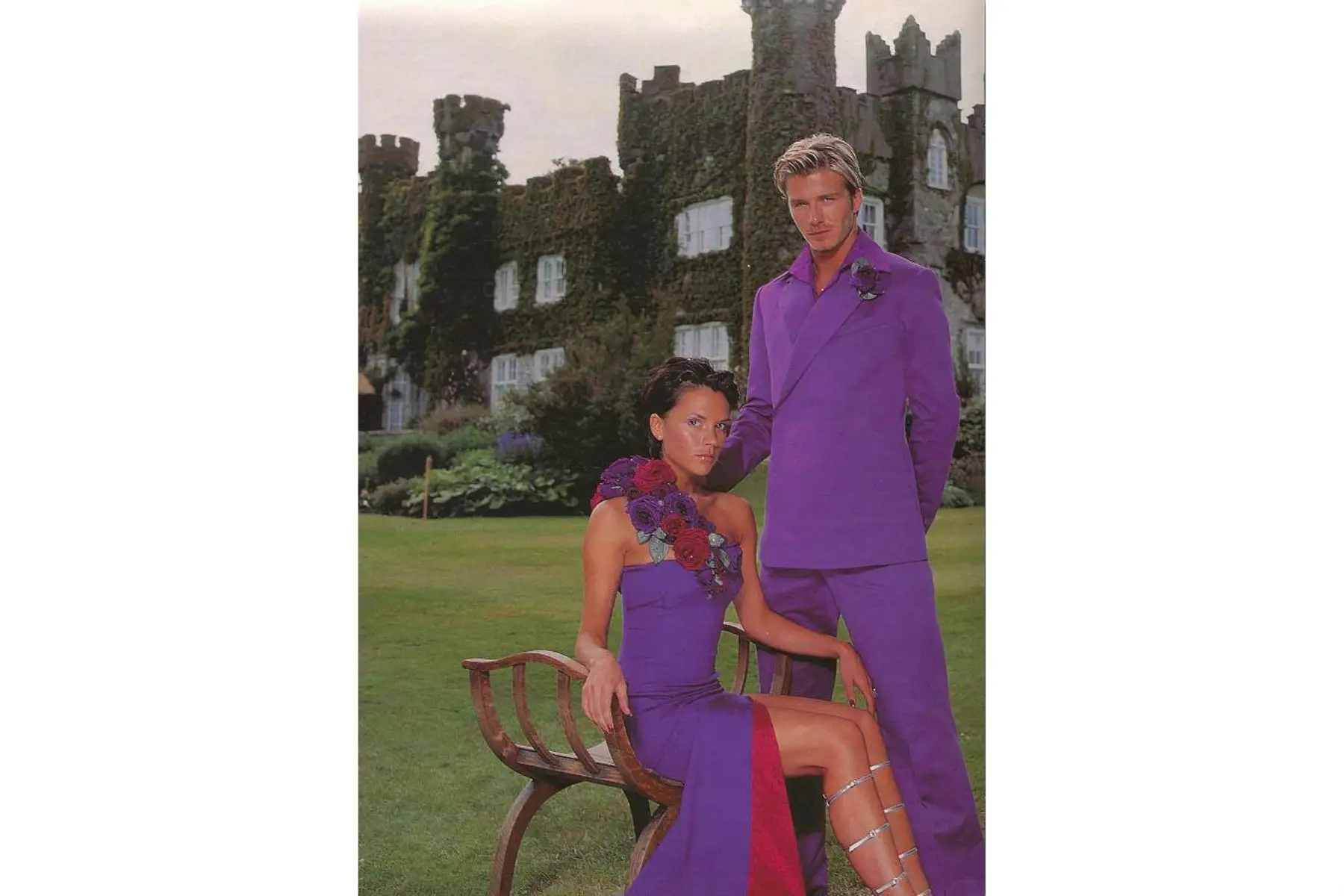 Hoy, 4 de julio, los Beckham cumplen 25 años de casados y lo han celebrado recordando su llamativo atuendo morado que portaban en su boda, allá por el año 1999. La pareja compartió una publicación conjunta en sus respectivas cuentas de Instagram, acompañadas con mensajes de amor. Foto: ANDINA/Instagram de David Beckham e Internet