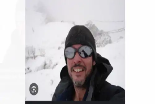 Se realiza la búsqueda a través del GPS del turista brasileño y el recorrido que hizo, pero la información se distorsiona a partir de los 6 mil metros de altura.