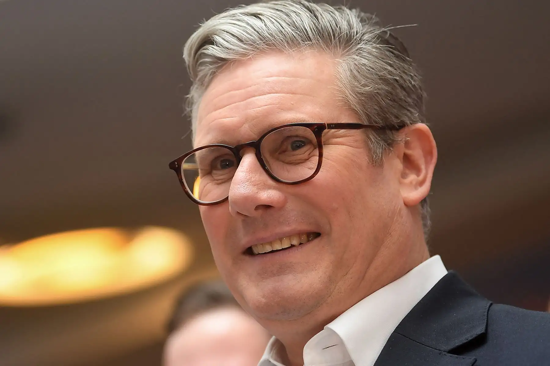 Keir Starmer, el abogado que cambió el rumbo del Partido Laborista para acercarlo a posiciones más de centro, será el séptimo primer ministro británico de su formación política, tras poner punto final a catorce años de gobiernos conservadores. Foto: AFP