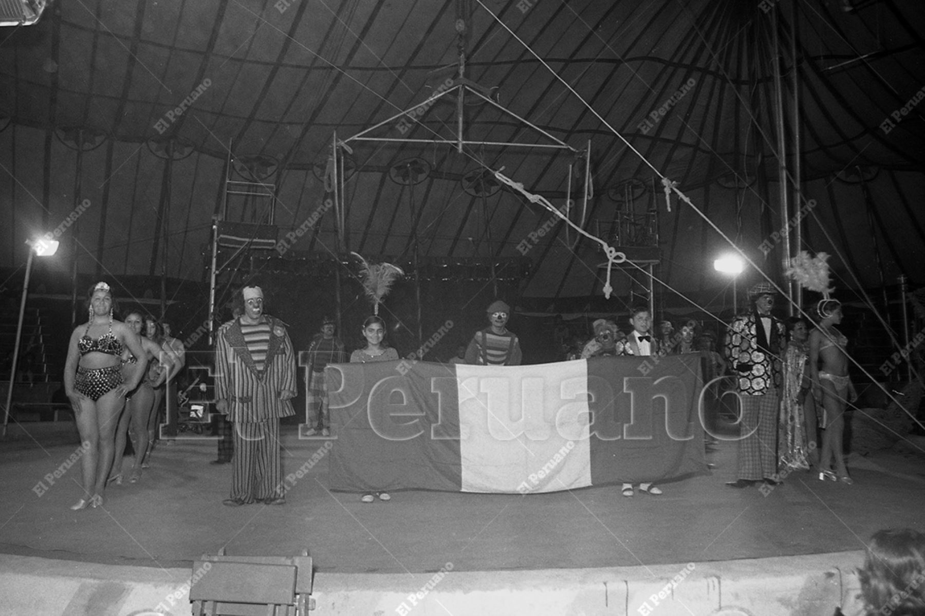 Lima - 28 julio 1975 / El circo es uno de los espectáculos más esperados en Fiestas Patrias. Foto: Archivo Histórico de El Peruano / Jorge Sedano