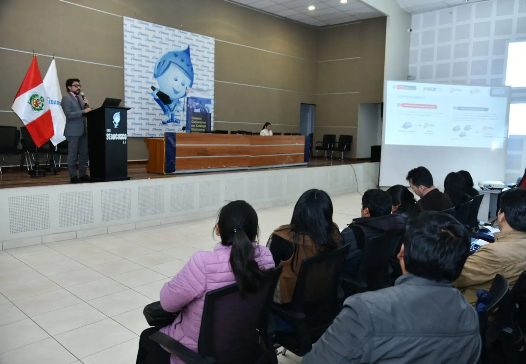 Cusco es la segunda región que más compra en los catálogos electrónicos de Perú Compras.