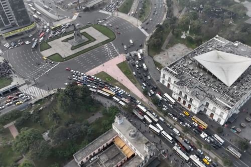 Este domingo se inicia plan de desvío vehicular en el Cercado de Lima por obras de la estación Central. Fotos: ANDINA/Daniel Bracamonte