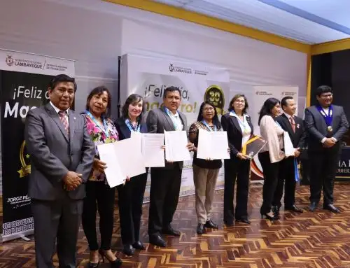Por el Día del Maestro, el Gobierno Regional de Lambayeque reconoció la labor de 200 docentes que cumplen 30 años de servicio. ANDINA/Difusión