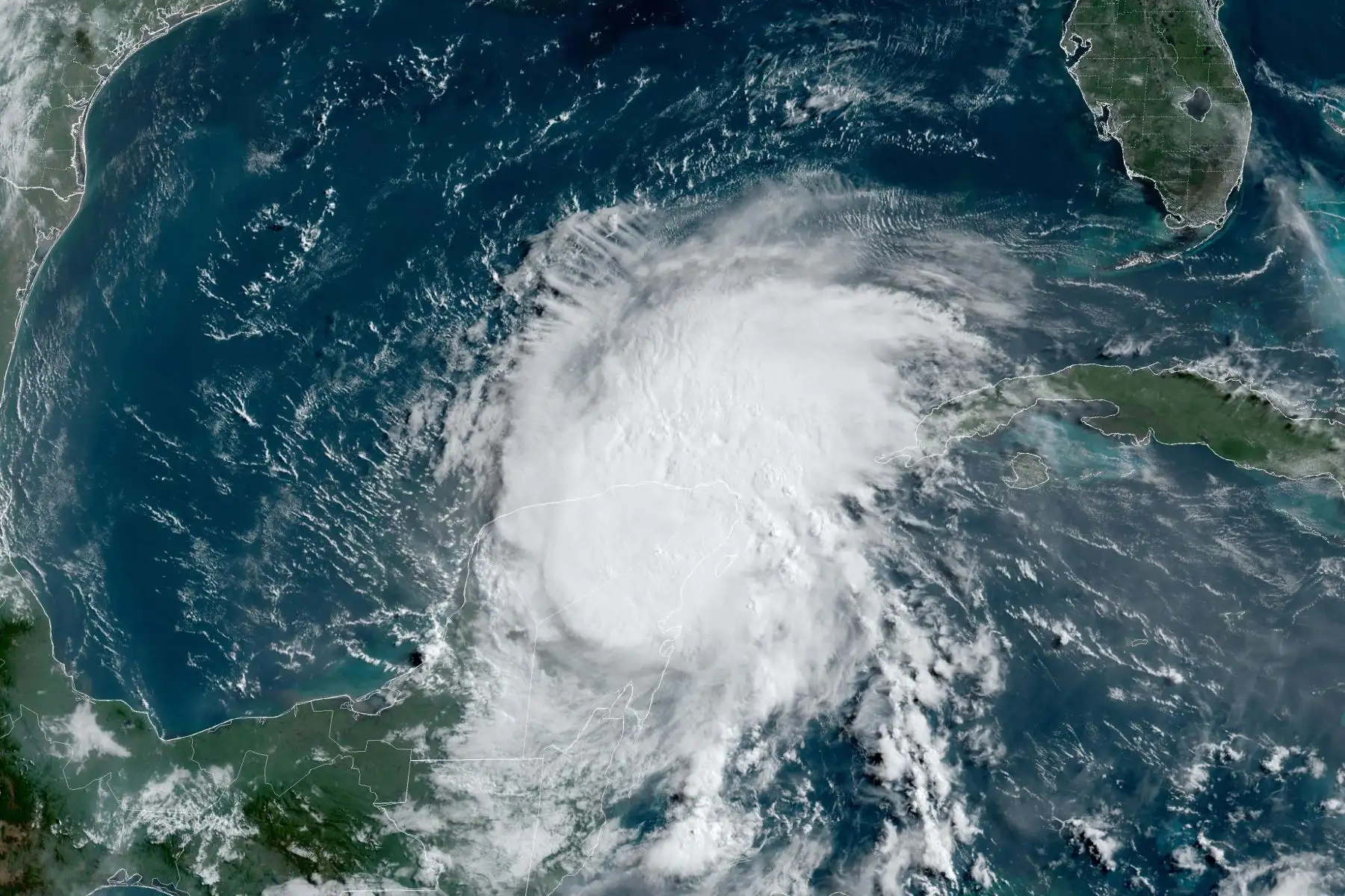 Muestra el huracán Beryl azotó la península de Yucatán en México. Foto: ANDINA/ AFP