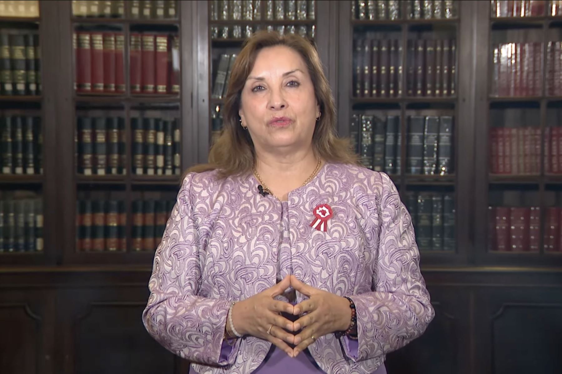 Saludo a los maestros dado por la presidenta Dina Boluarte. Foto: captura TV.