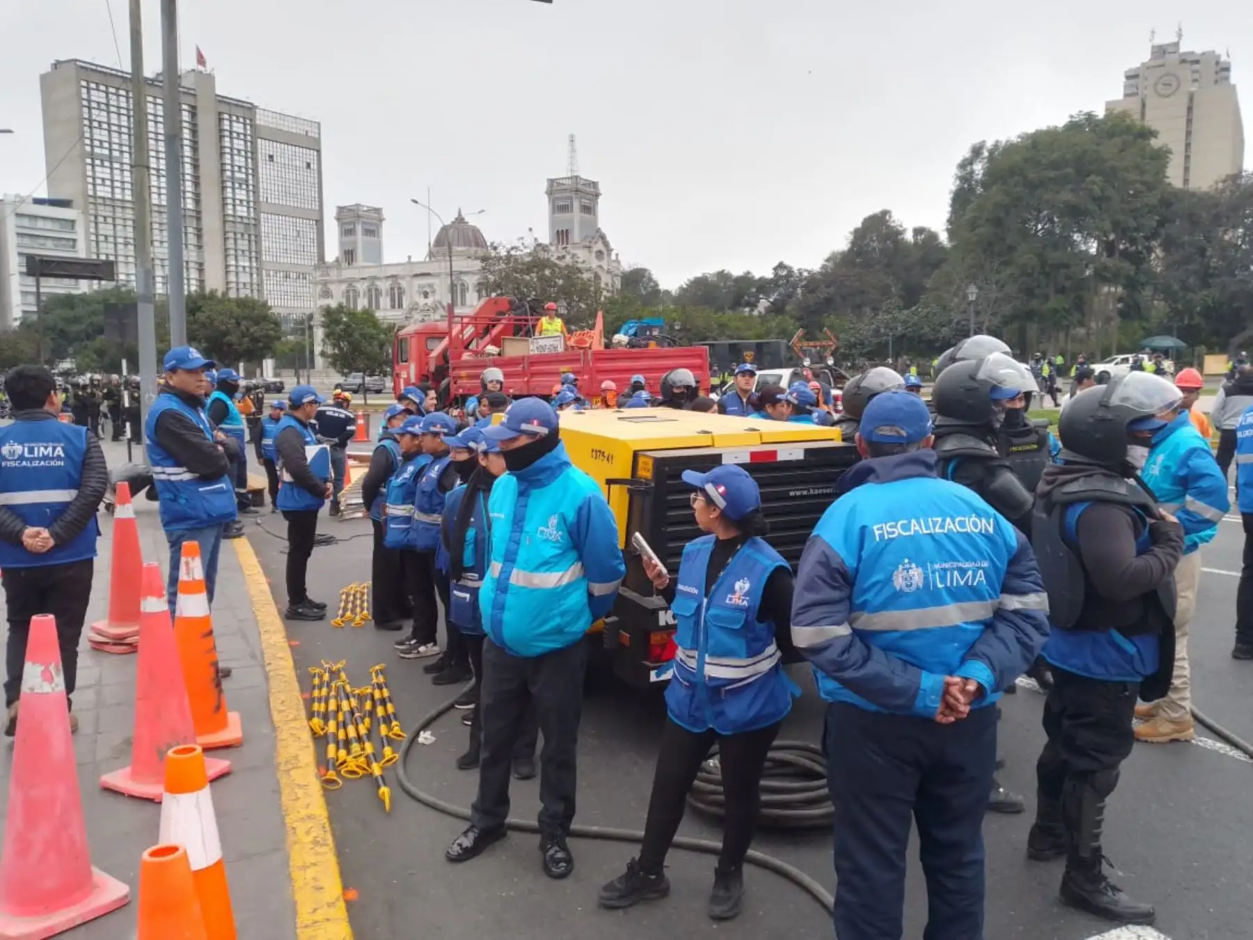 Problemas en el inicio de las obras de la construcción de la Línea 2 del metro. En la avenida 9 de Diciembre y el Óvalo Grau. Foto: ANDINA/ Lino Chipana.