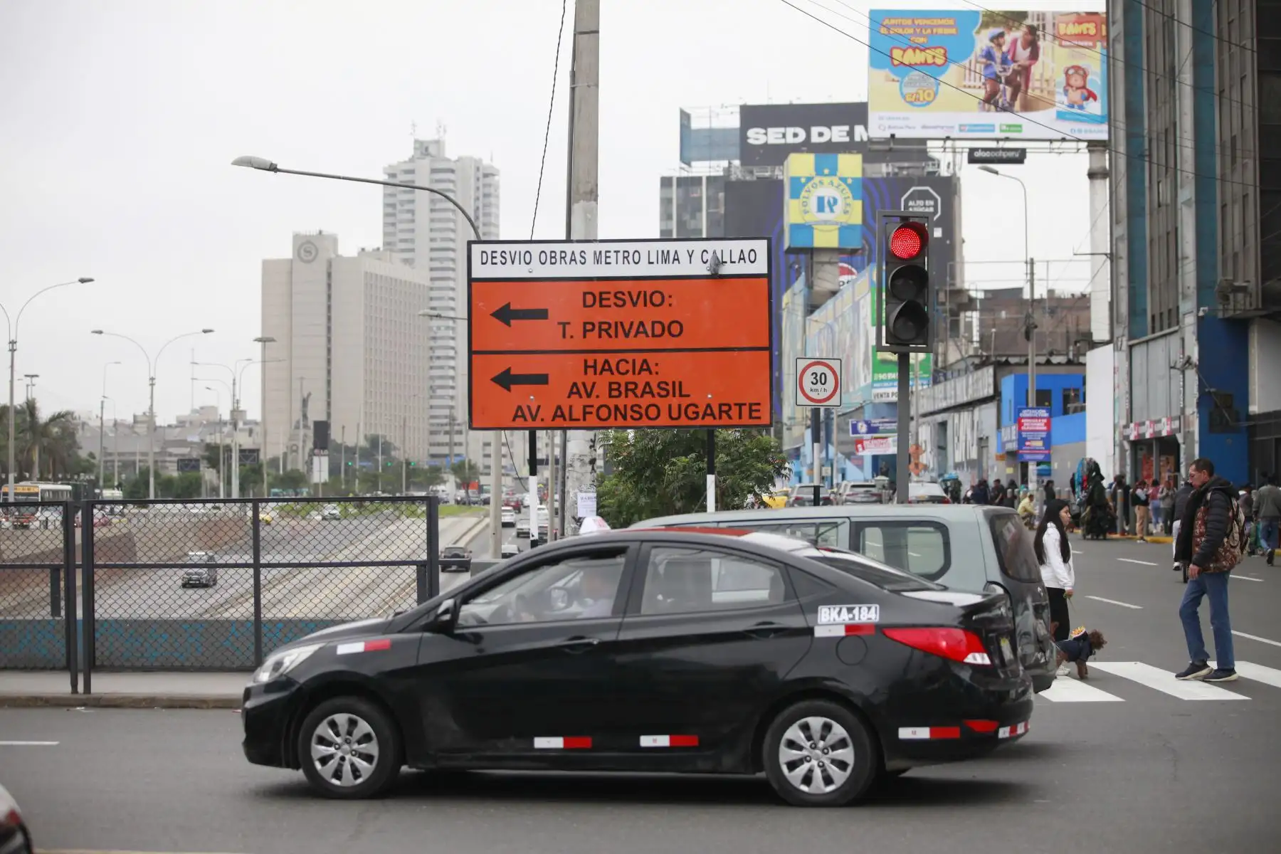 Plan de desvío de transporte público y privado por la a construcción de la Línea 2 del Metro. Recorrido por las avenidas Grau, Paseo de República, Bolivia, Alfonso Ugarte, Guzmán Blanco, 28 de Julio y Plaza Grau. Foto: ANDINA / Lino Chipana.