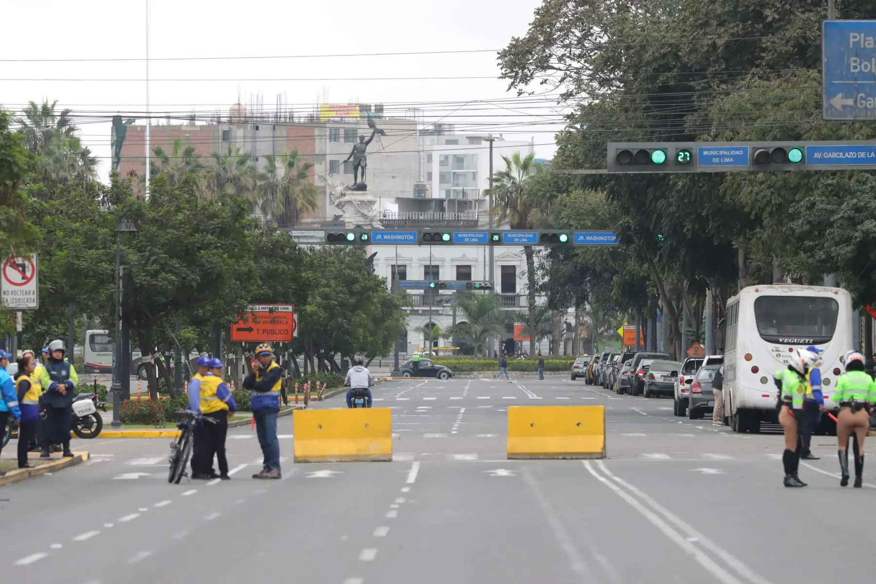 Plan de desvío de transporte público y privado por la a construcción de la Línea 2 del Metro. Recorrido por las avenidas Grau, Paseo de República, Bolivia, Alfonso Ugarte, Guzmán Blanco, 28 de Julio y Plaza Grau. Foto: ANDINA / Lino Chipana.