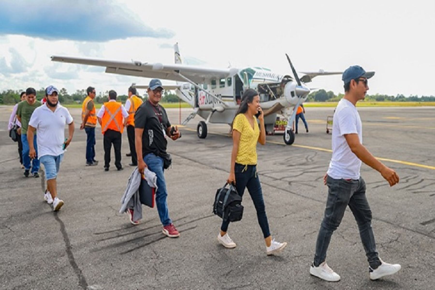 Facilitan que ciudadanos se movilicen desde los aeropuertos de Iquitos, Pucallpa y Tarapoto hacia 11 localidades de frontera. Cortesía MTC