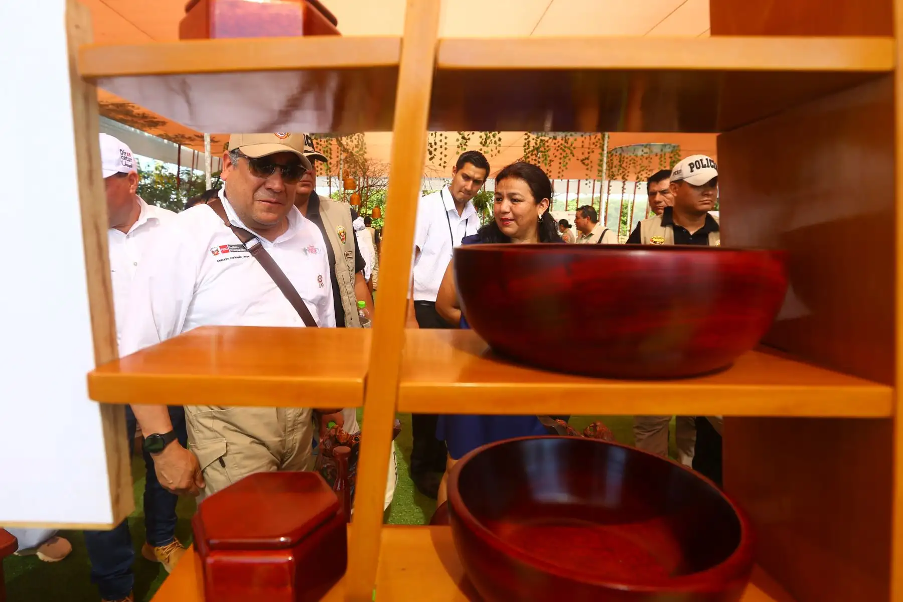 En medio de una enorme expectativa y júbilo hoy será inaugurado el bulevar de Yarinocha, en la ciudad de Pucallpa (región Ucayali). Esta obra  se convertirá no solo en uno de los principales atractivos turísticos, también será el espacio ideal para eventos nacionales e internacionales como la APEC 2024.
Foto: ANDINA/Eddy Ramos