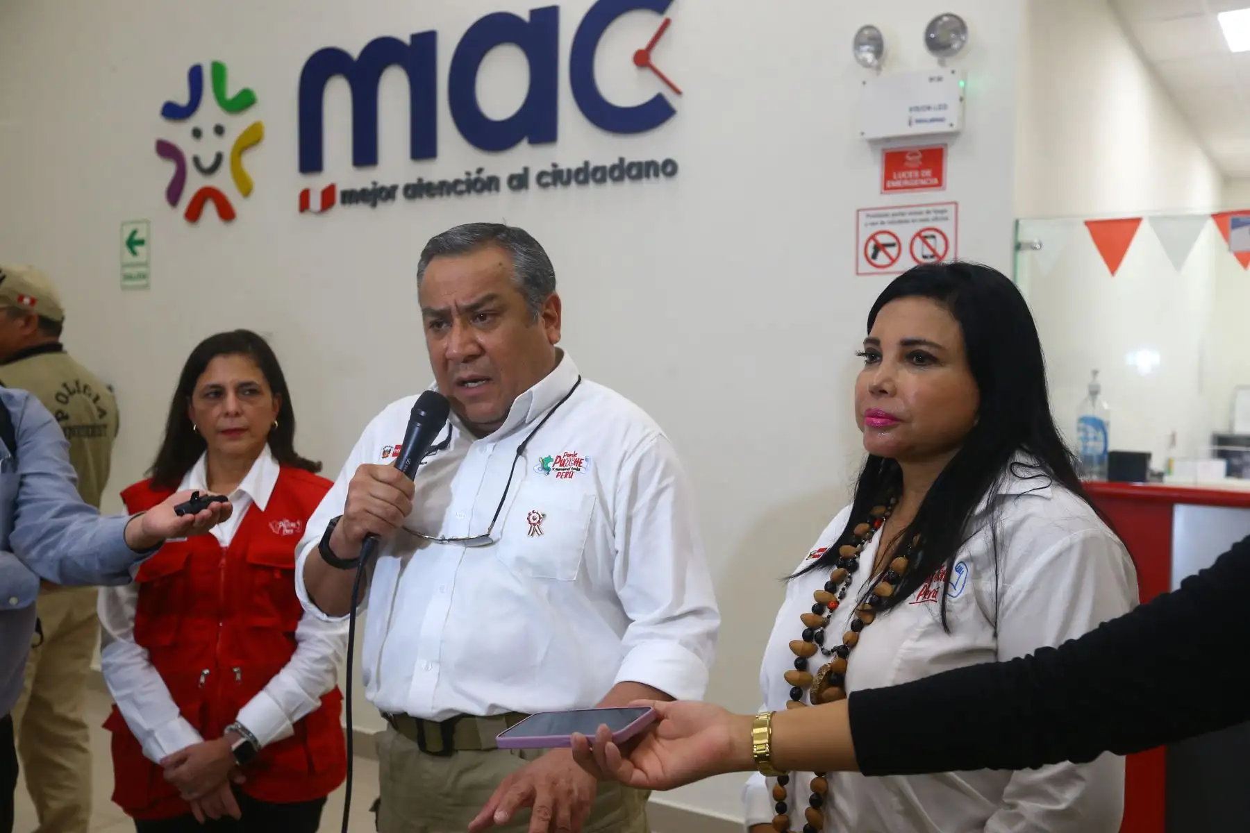 Presidente del Consejo de Ministros, Gustavo Adrianzén  supervisa el Centro Mac de Ucayali.
Foto: ANDINA/Eddy ramos