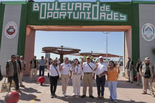 Presidente del Consejo de Ministros, Gustavo Adrianzén, realiza recorrido de inauguración del nuevo boulevard turístico de Yarinacocha