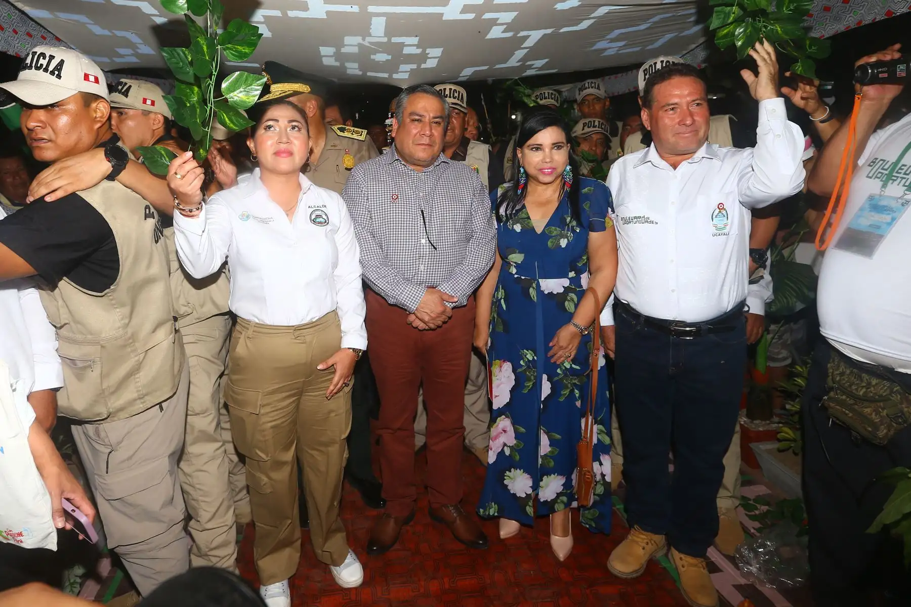 En medio de una enorme expectativa y de júbilo hoy se inauguró el bulevar de Yarinocha, en la ciudad de Pucallpa (región Ucayali) que se convertirá no solo en uno de los principales atractivos turísticos y en el espacio ideal para eventos nacionales e internacionales como la APEC 2024 sino también para la difusión del arte y  la cultura. Foto. ANDINA/ Eddy Ramos