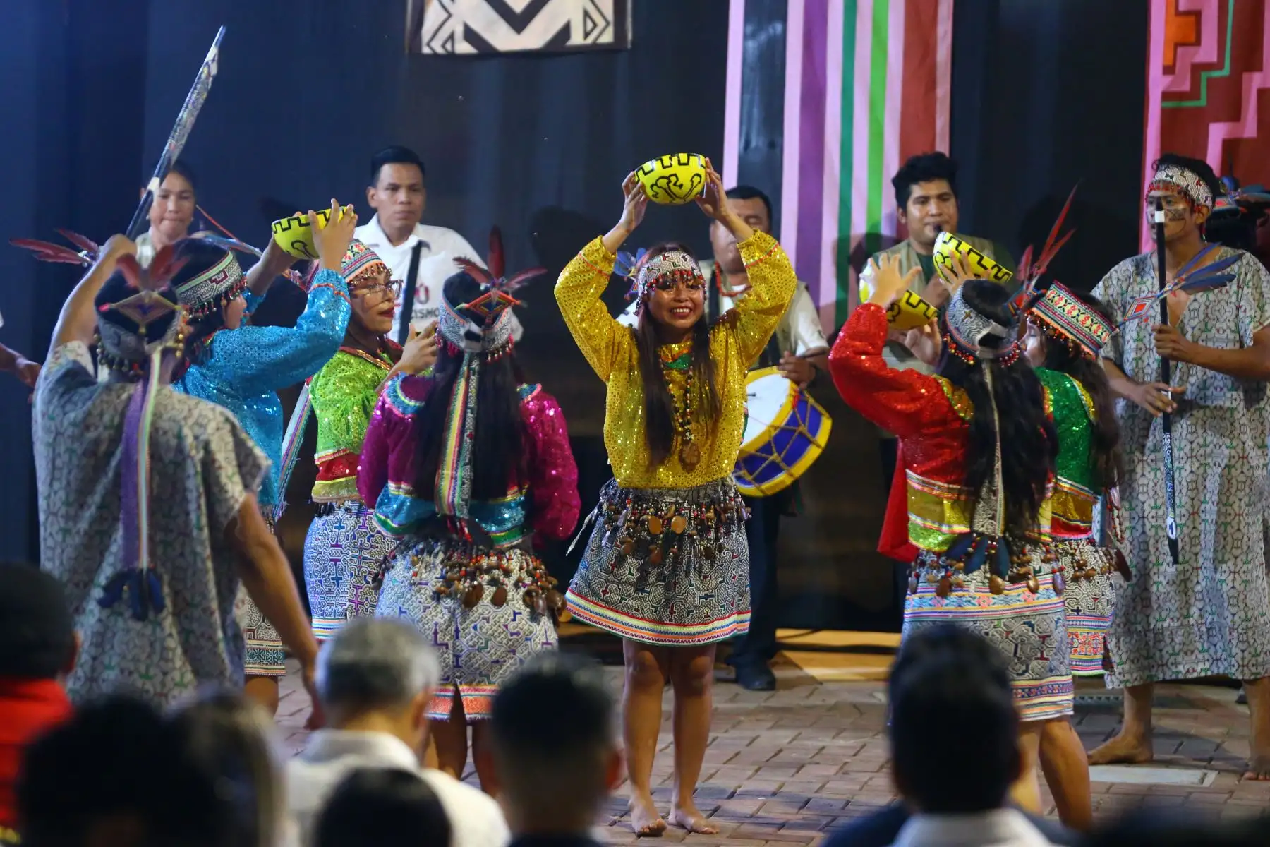 En medio de una enorme expectativa y de júbilo hoy se inauguró el bulevar de Yarinocha, en la ciudad de Pucallpa (región Ucayali) que se convertirá no solo en uno de los principales atractivos turísticos y en el espacio ideal para eventos nacionales e internacionales como la APEC 2024 sino también para la difusión del arte y  la cultura. Foto. ANDINA/ Eddy Ramos