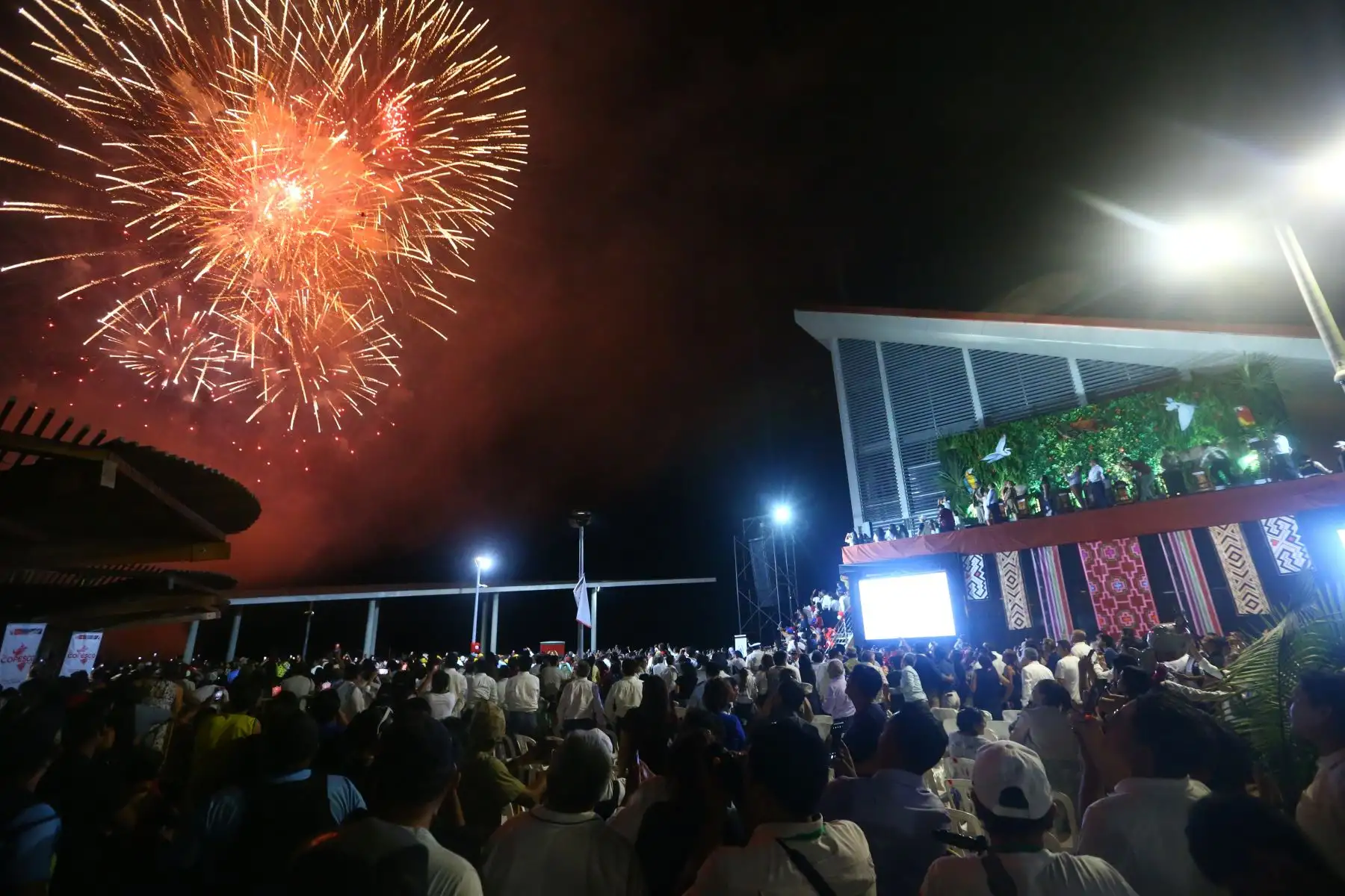 En medio de una enorme expectativa y de júbilo hoy se inauguró el bulevar de Yarinocha, en la ciudad de Pucallpa (región Ucayali) que se convertirá no solo en uno de los principales atractivos turísticos y en el espacio ideal para eventos nacionales e internacionales como la APEC 2024 sino también para la difusión del arte y  la cultura. Foto. ANDINA/ Eddy Ramos
